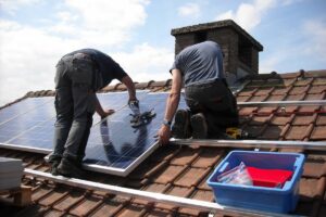 Lire la suite à propos de l’article Préparer Votre Toiture pour une Installation Solaire